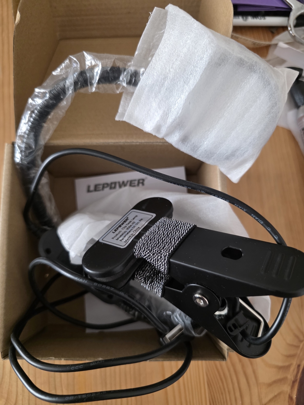 LEPOWER Clip-On LED Lamp in Black